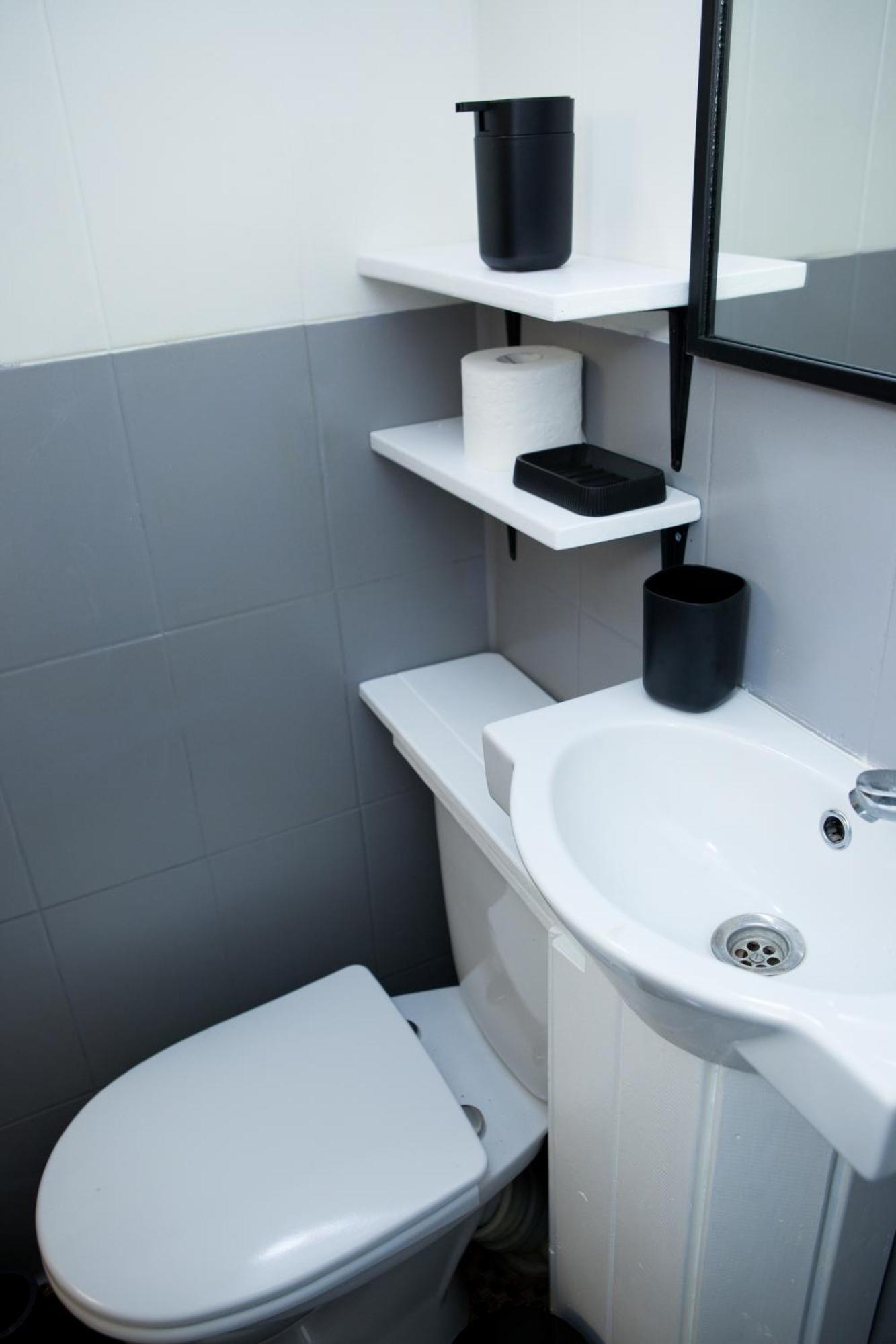 Almatyda На Басенова Apartment Phòng bức ảnh