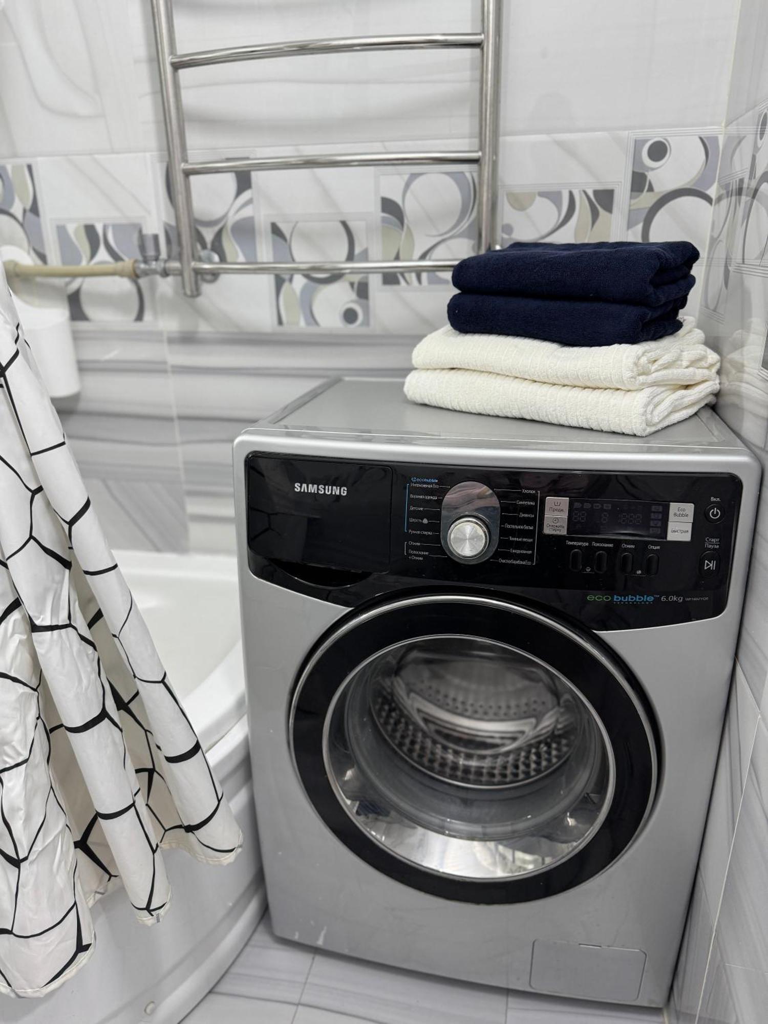 Almatyda На Басенова Apartment Phòng bức ảnh